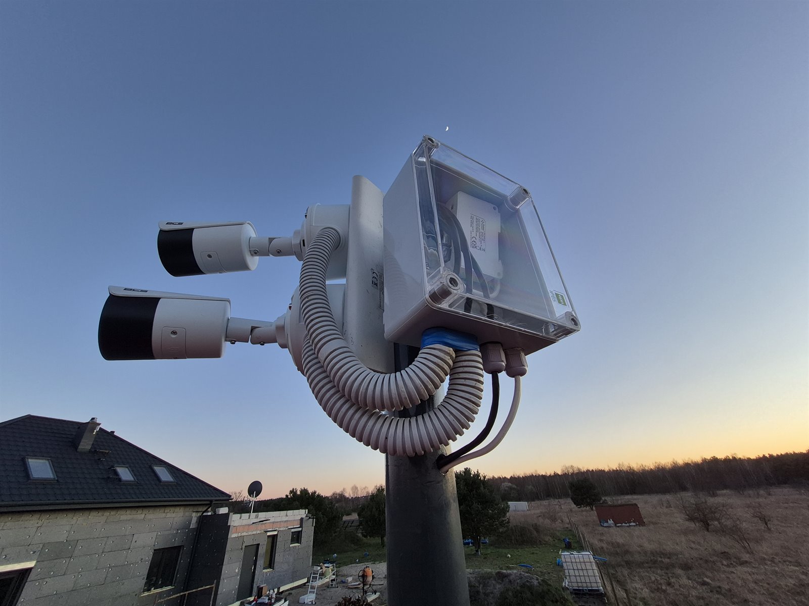 Montaż kamer IP i okablowania systemu monitoringu