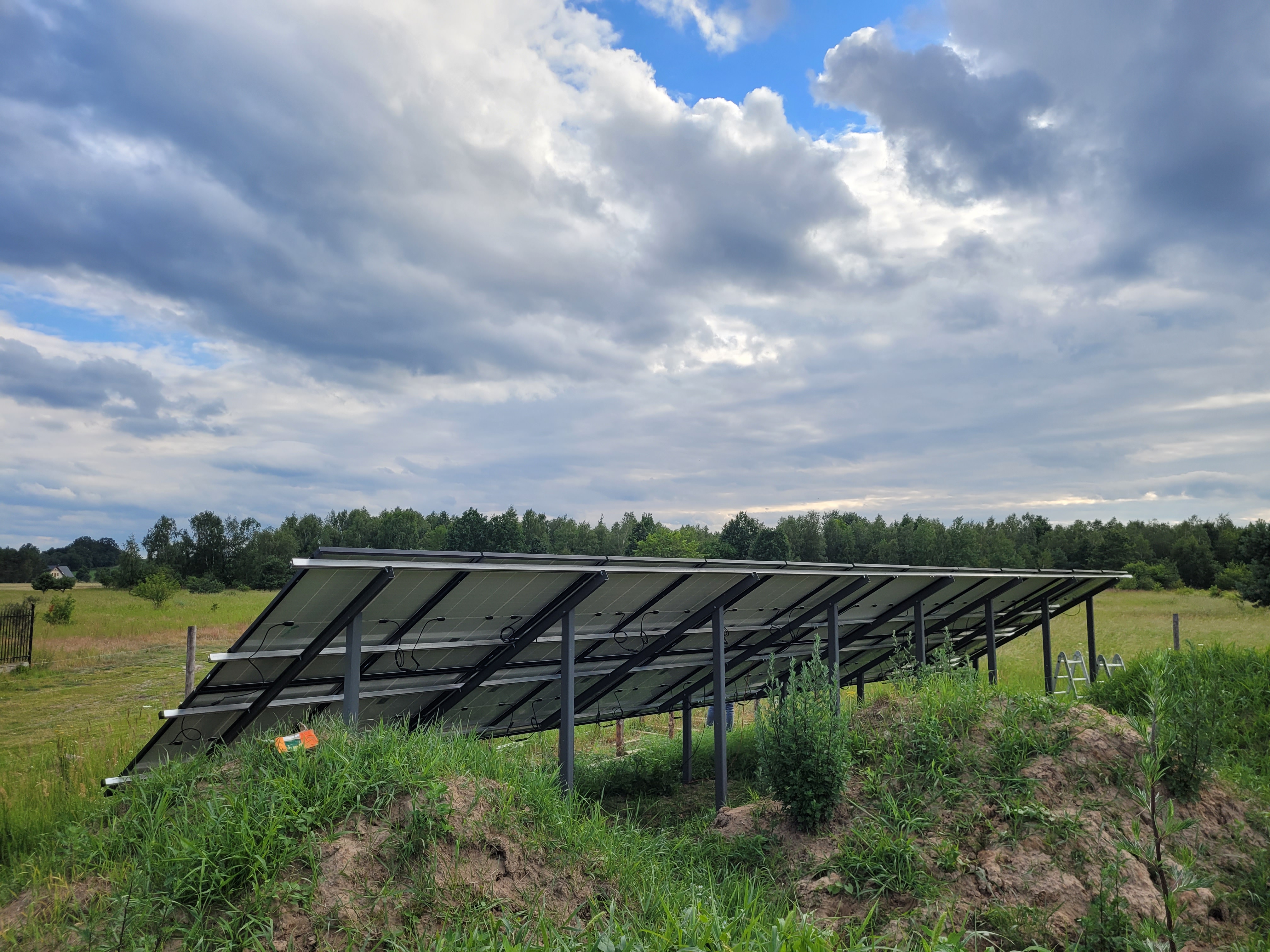 Widok ogólny instalacji fotowoltaicznej